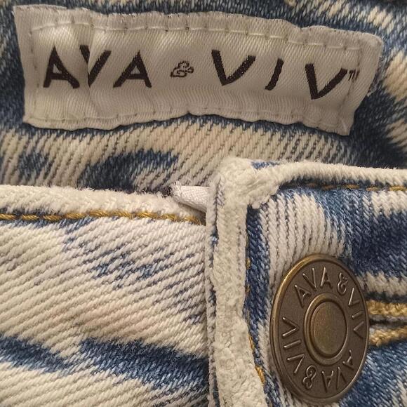 Ava & Viv High-Waisted Distressed Denim Jeans - Picture 2 of 2